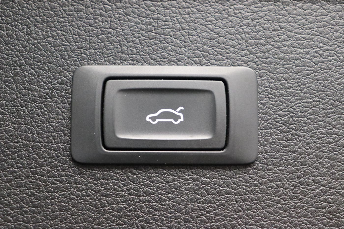 Fahrzeugabbildung Audi Q5 40 TDI quattro S tronic S line AHK|ACC|LED|LM