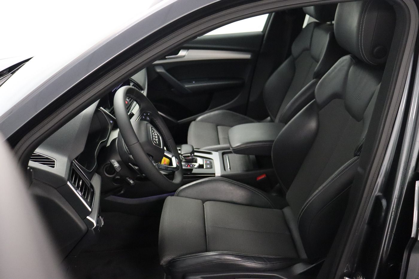 Fahrzeugabbildung Audi Q5 40 TDI quattro S tronic S line AHK|ACC|LED|LM