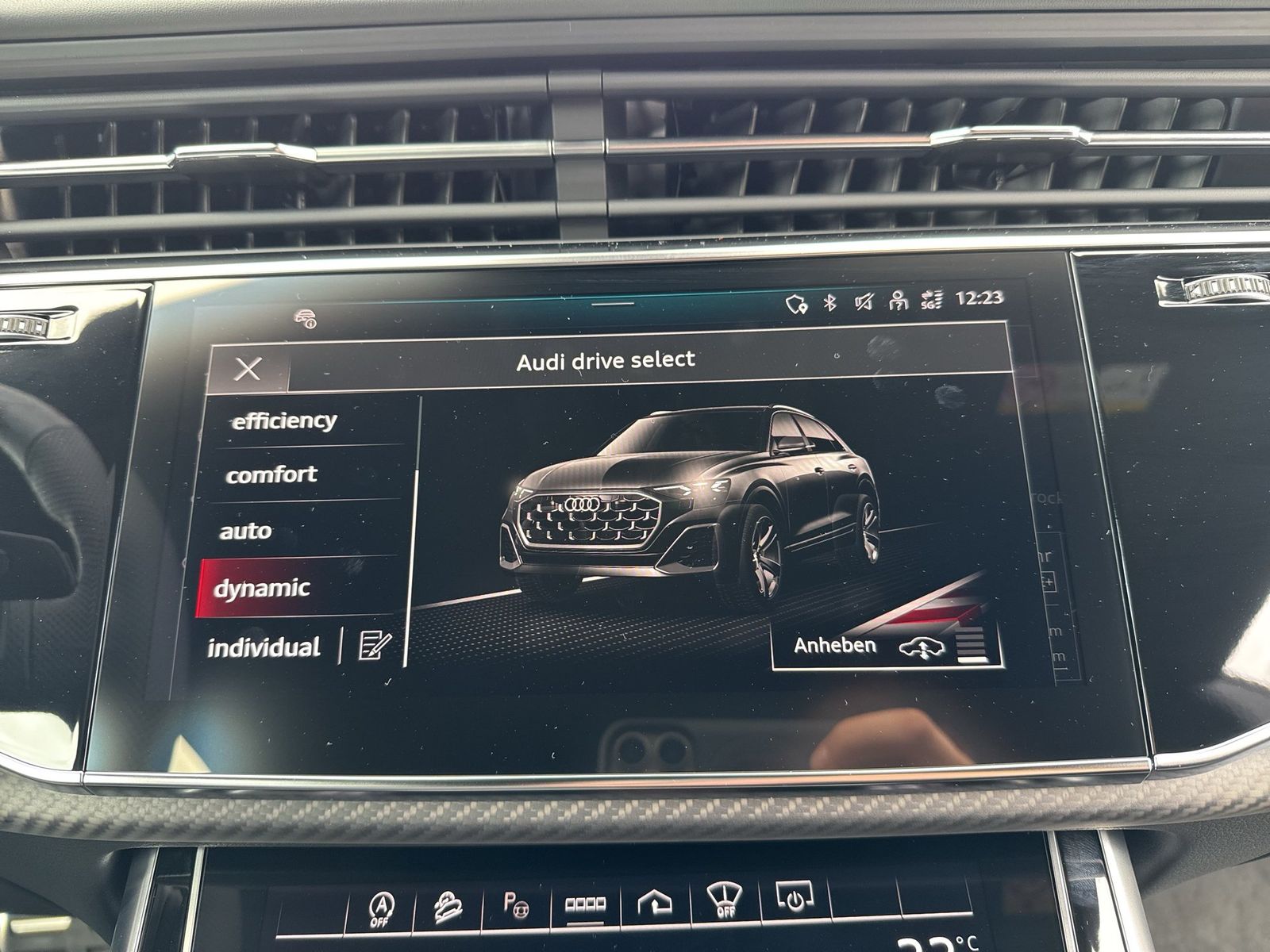 Fahrzeugabbildung Audi SQ8 TFSI SUV tiptronic Matrix|B&O|AHK|HUD