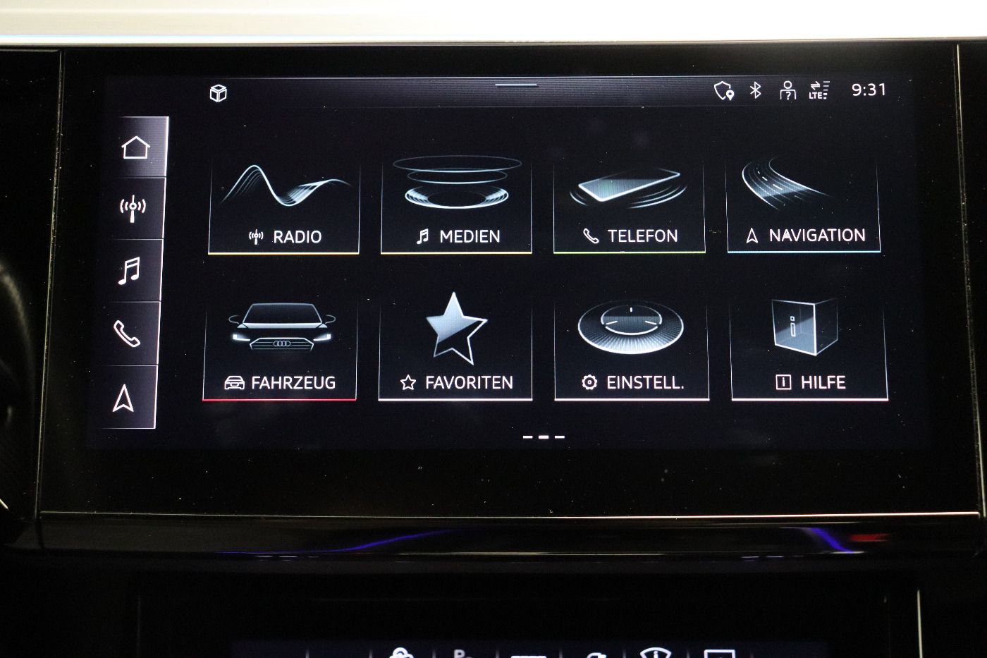 Fahrzeugabbildung Audi e-tron 55 quattro S line Matrix|AHK|HUD|Luft|ACC