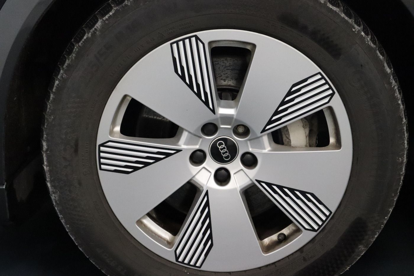 Fahrzeugabbildung Audi e-tron 55 quattro S line Matrix|AHK|HUD|Luft|ACC