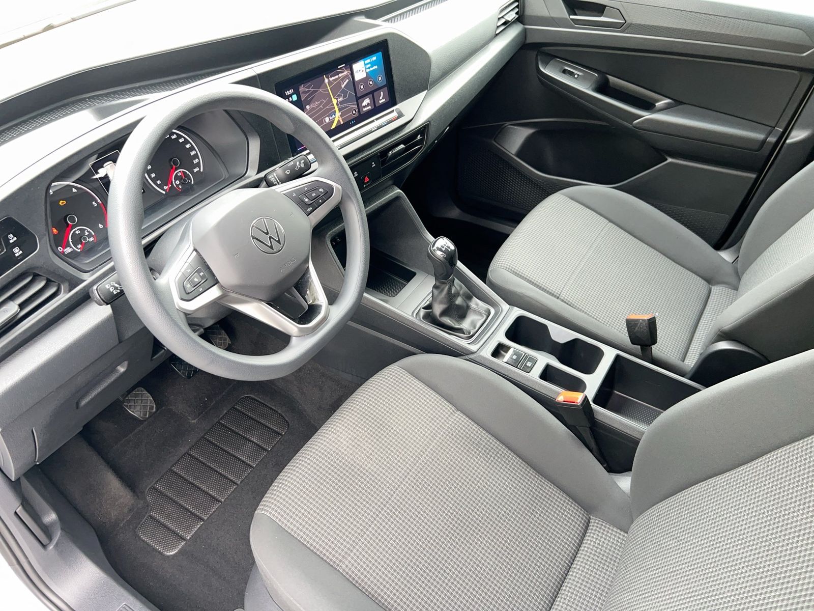 Fahrzeugabbildung Volkswagen Caddy Cargo Navi|PDC