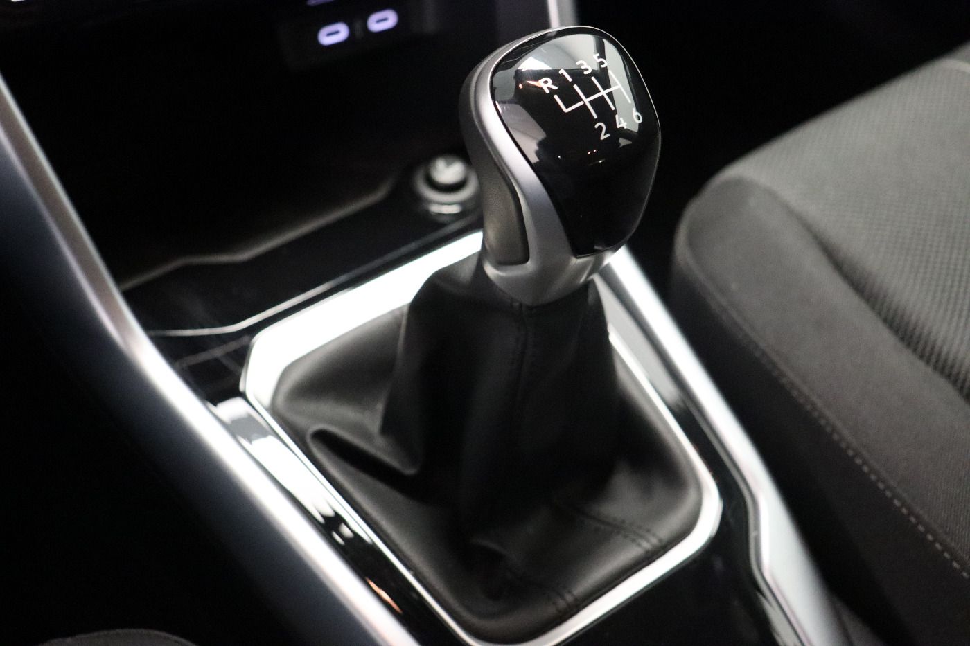 Fahrzeugabbildung Volkswagen T-Roc 1.0TSI Life CarPlay|LED|Navi|VirtualCP|PDC