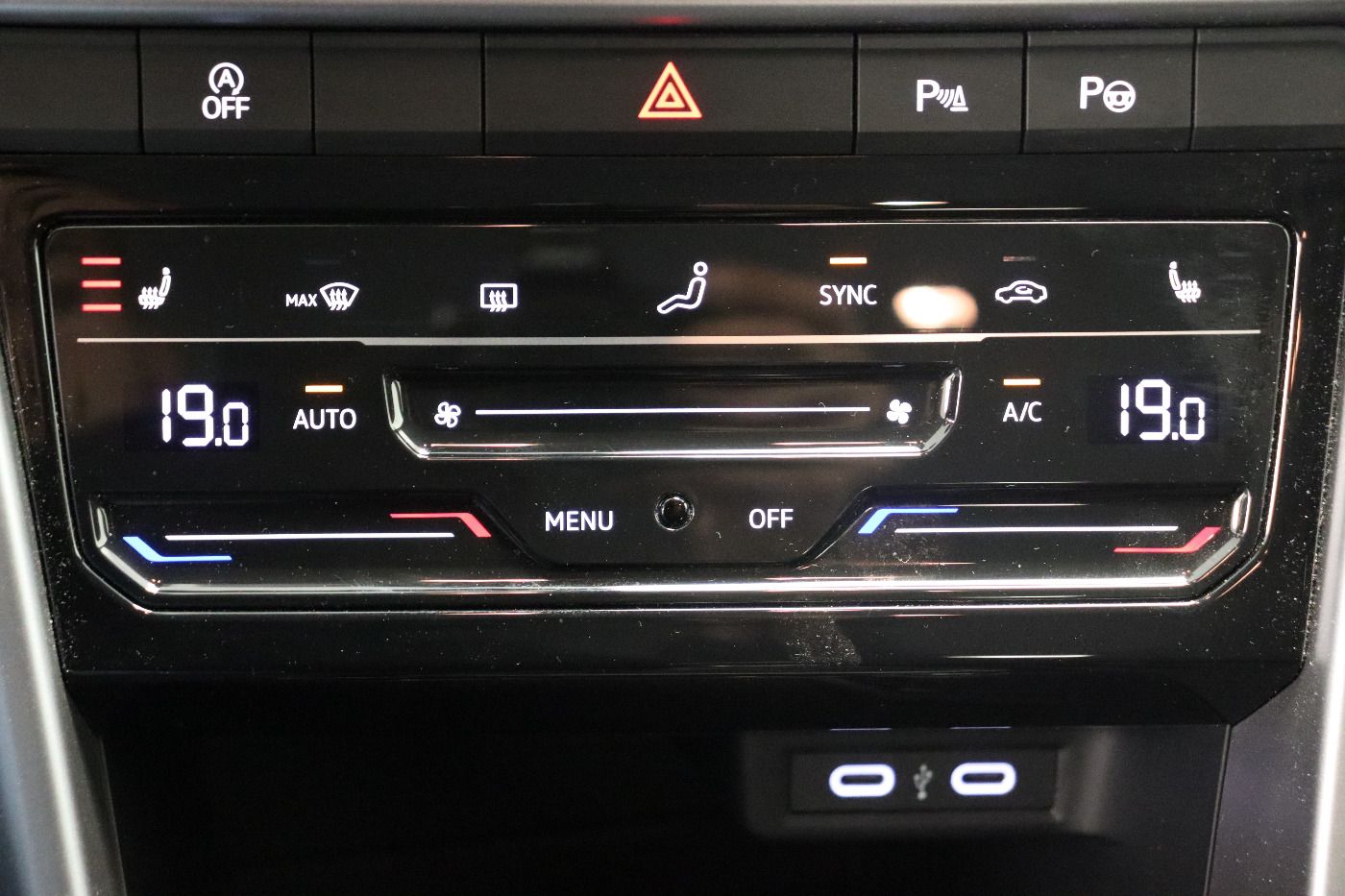 Fahrzeugabbildung Volkswagen T-Roc 1.0TSI Life CarPlay|LED|Navi|VirtualCP|PDC