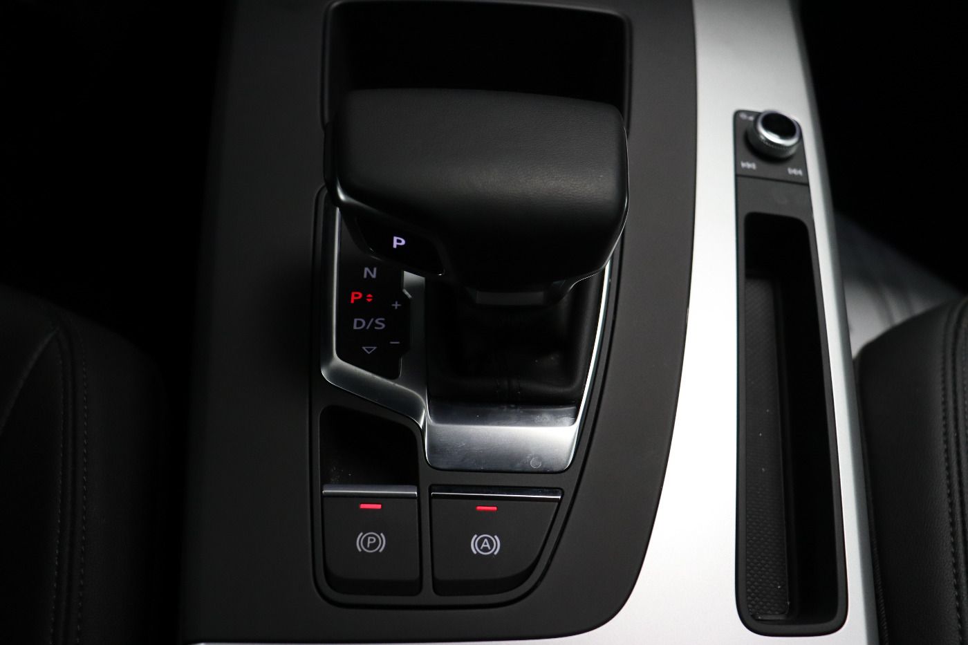 Fahrzeugabbildung Audi Q5 50 TFSI e quattro S tronic advanced Matrix|LM