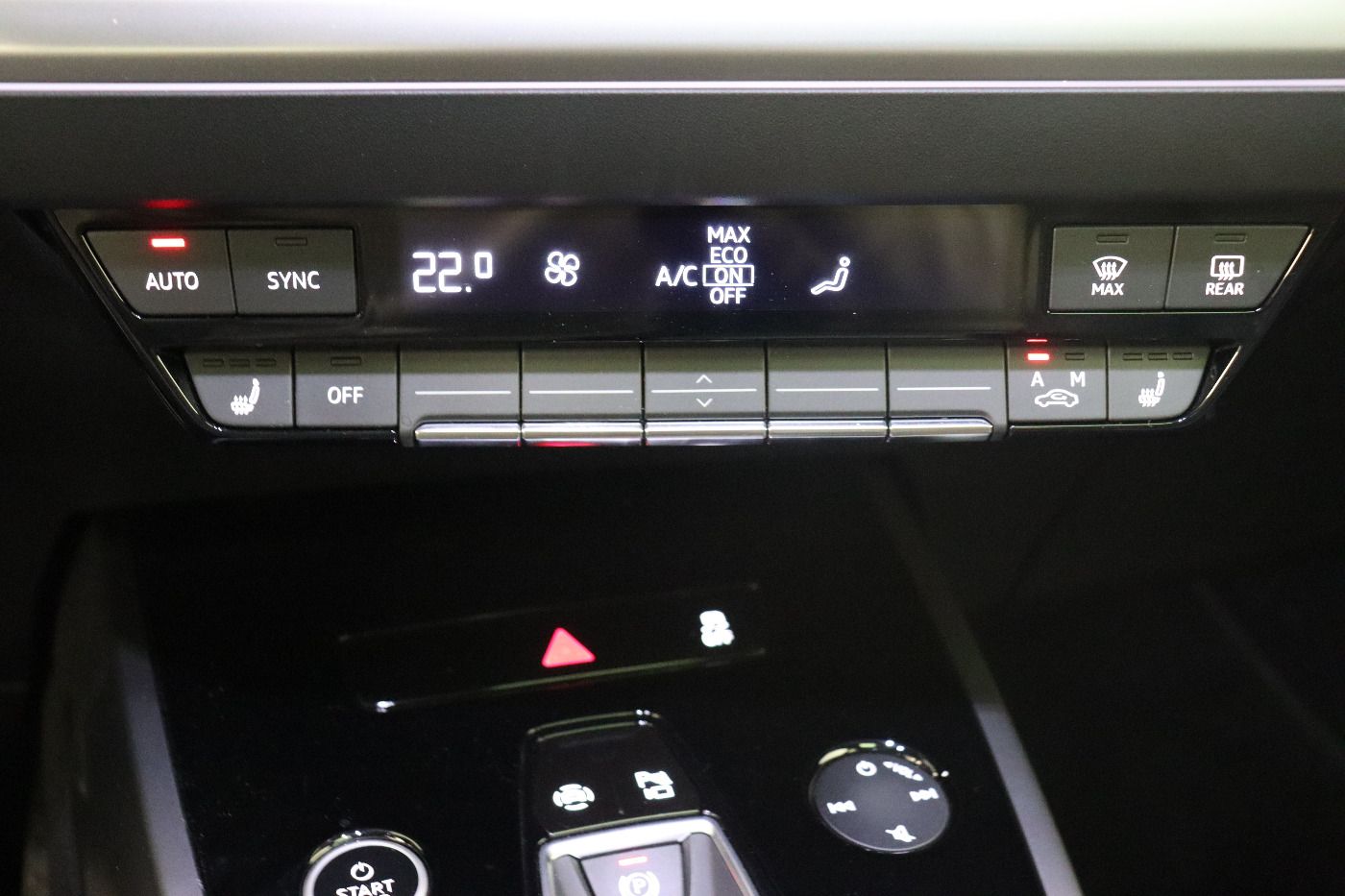 Fahrzeugabbildung Audi Q4 e-tron 40 Pano|SD|Standhzg|ACC|LED|Navi