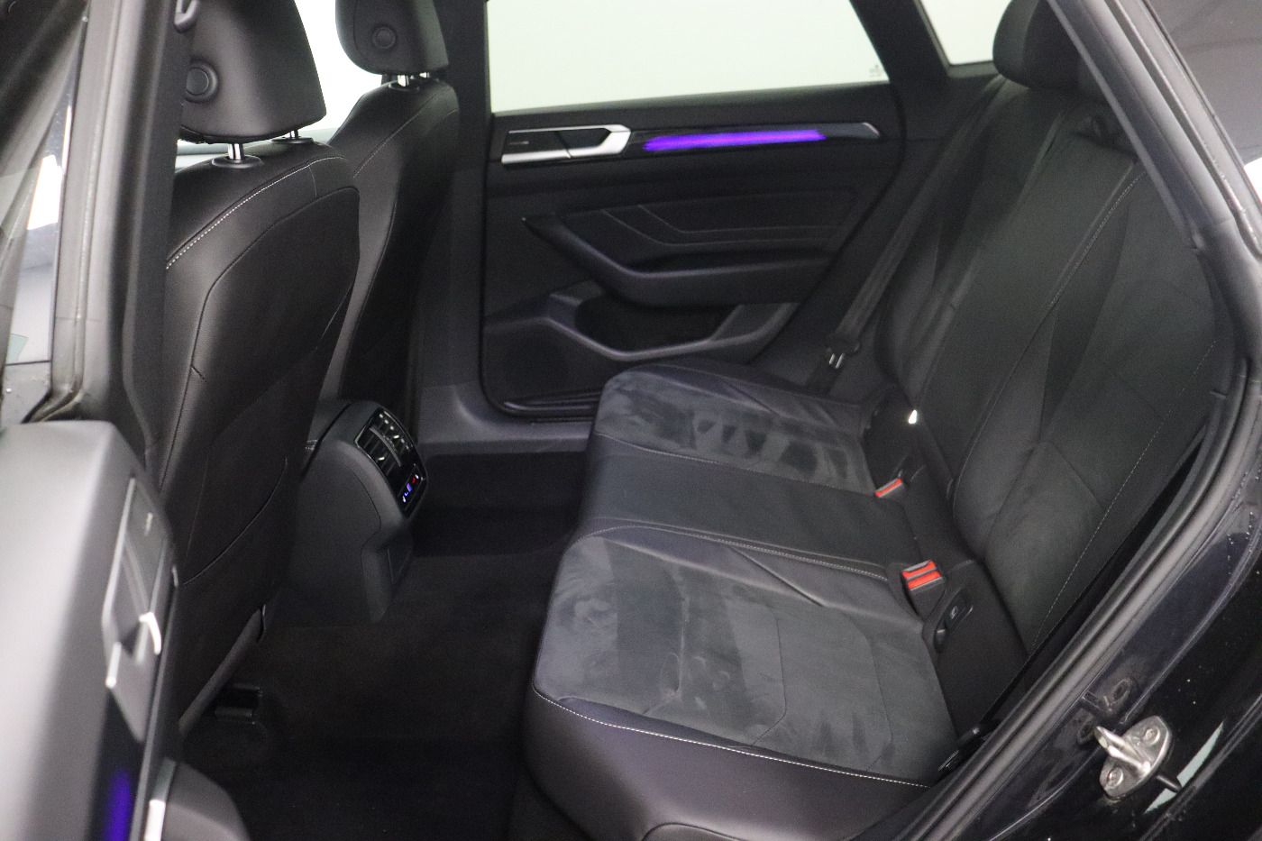 Fahrzeugabbildung Volkswagen Arteon Shootingbrake 2.0 TDI DSG R-Line IQ.Light