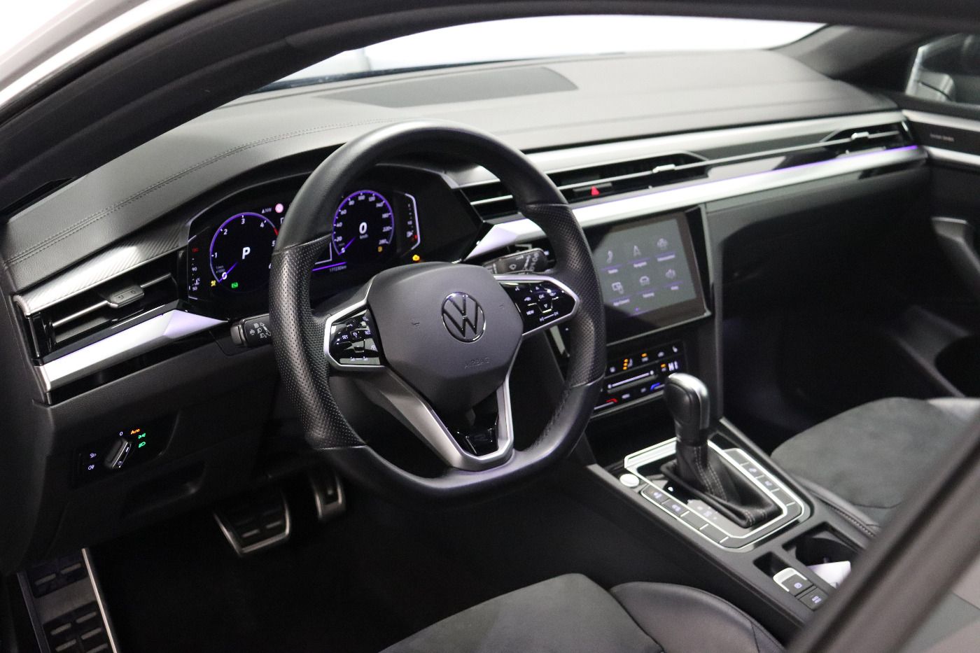 Fahrzeugabbildung Volkswagen Arteon Shootingbrake 2.0 TDI DSG R-Line IQ.Light