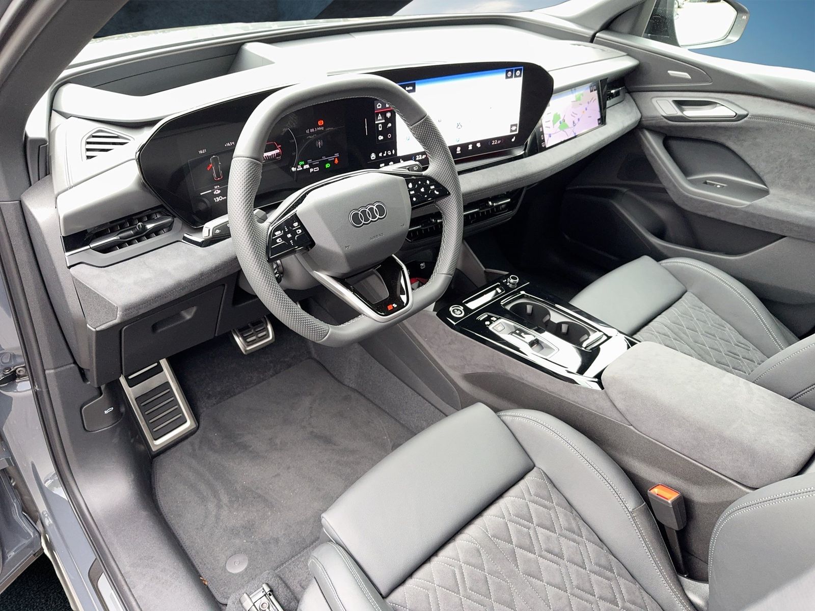 Fahrzeugabbildung Audi Q6 SUV e-tron quattro 285 kW B&O|AHK|HUD|Luft|LM