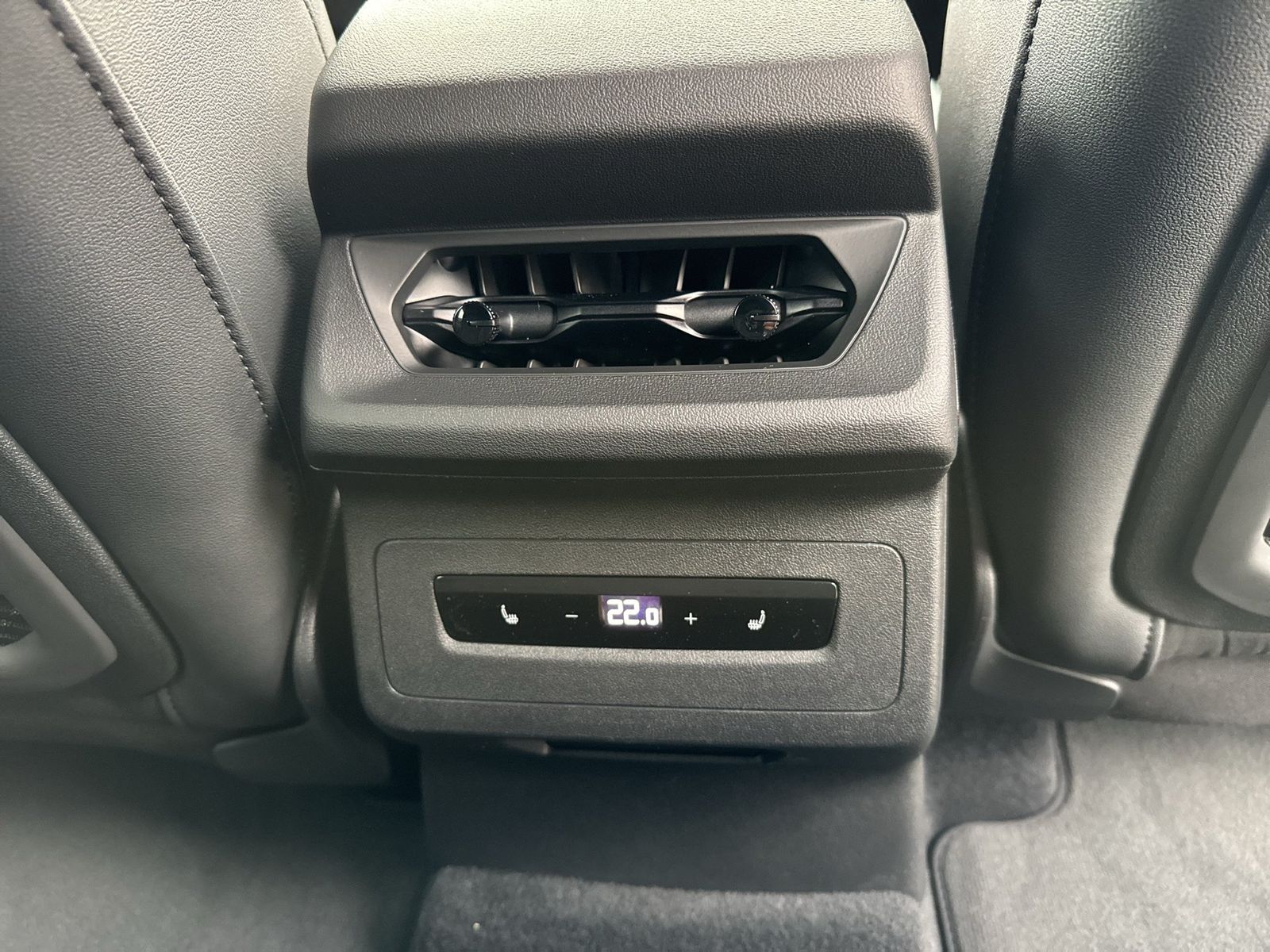 Fahrzeugabbildung Audi Q6 SUV e-tron quattro 285 kW B&O|AHK|HUD|Luft|LM