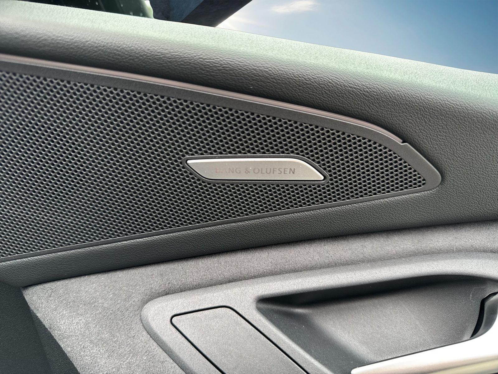 Fahrzeugabbildung Audi Q6 SUV e-tron quattro 285 kW B&O|AHK|HUD|Luft|LM