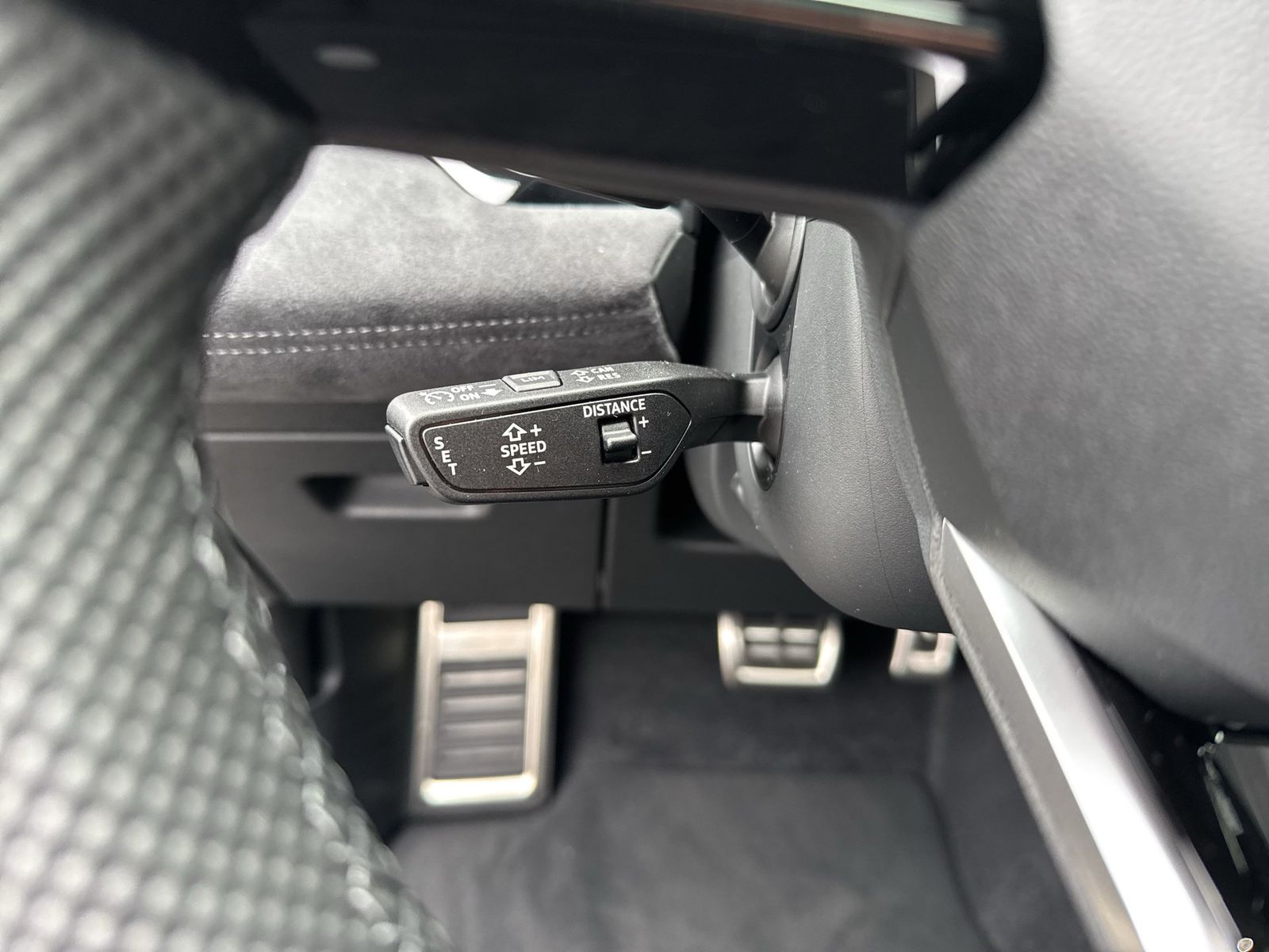 Fahrzeugabbildung Audi Q6 SUV e-tron quattro 285 kW B&O|AHK|HUD|Luft|LM