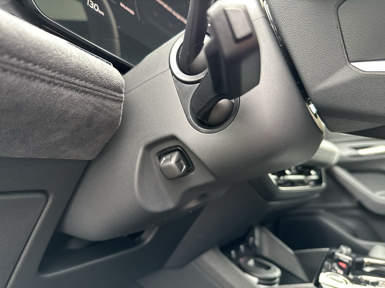 Fahrzeugabbildung Audi Q6 SUV e-tron quattro 285 kW B&O|AHK|HUD|Luft|LM