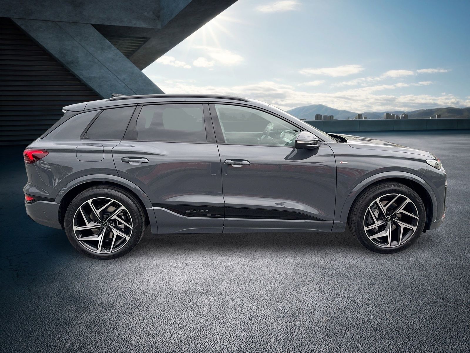 Fahrzeugabbildung Audi Q6 SUV e-tron quattro 285 kW B&O|AHK|HUD|Luft|LM