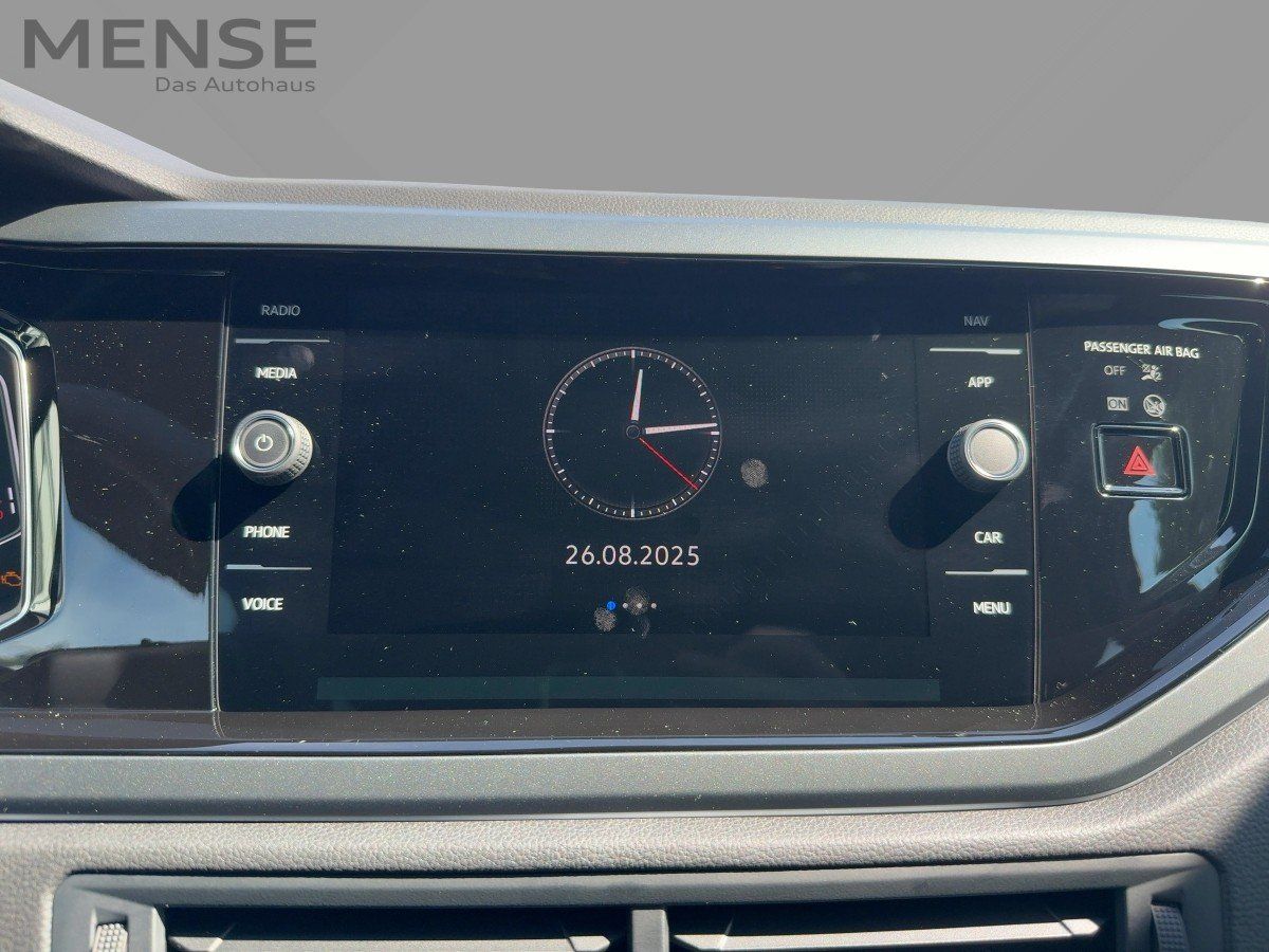 Fahrzeugabbildung Volkswagen Polo 1.0 TSI DSG R-Line Pano Navi Keyless Kamera