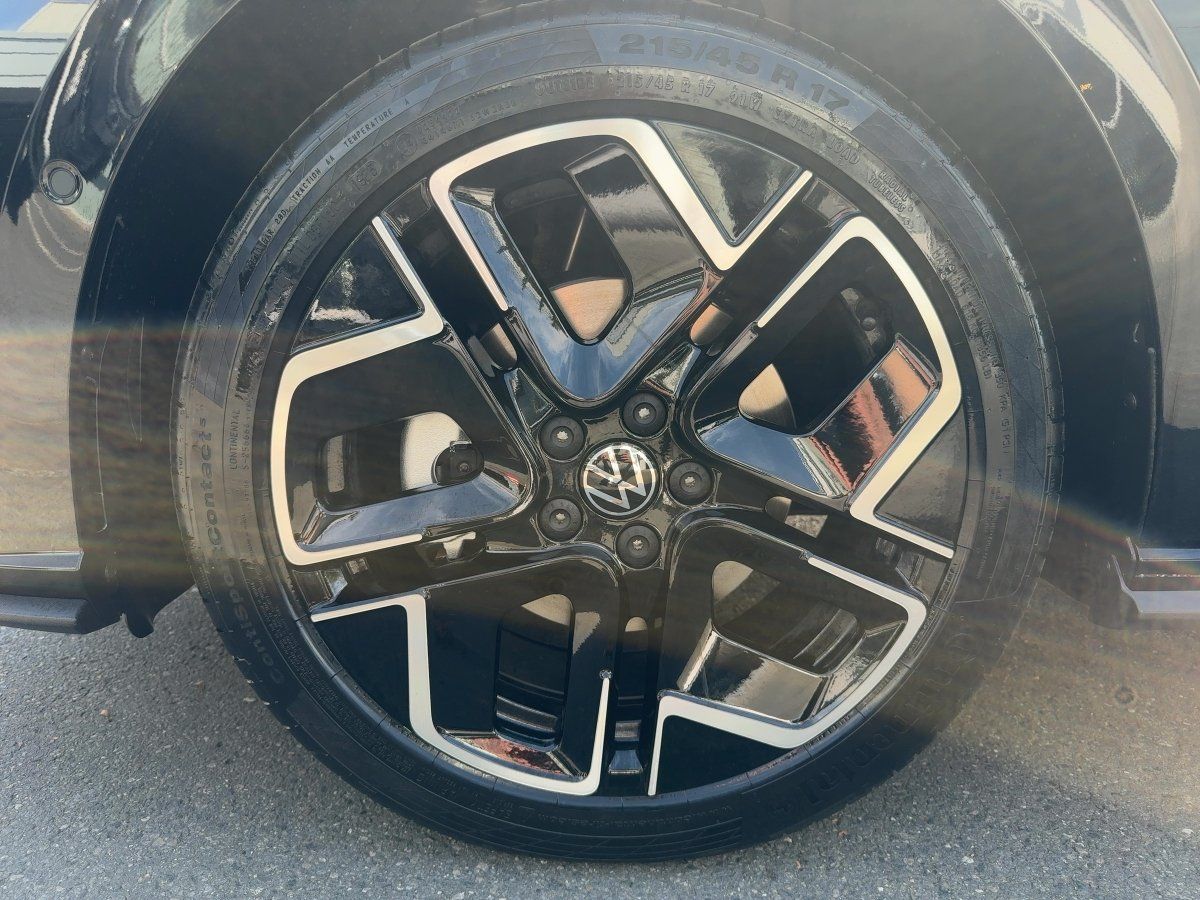 Fahrzeugabbildung Volkswagen Polo 1.0 TSI DSG R-Line Pano Navi Keyless Kamera