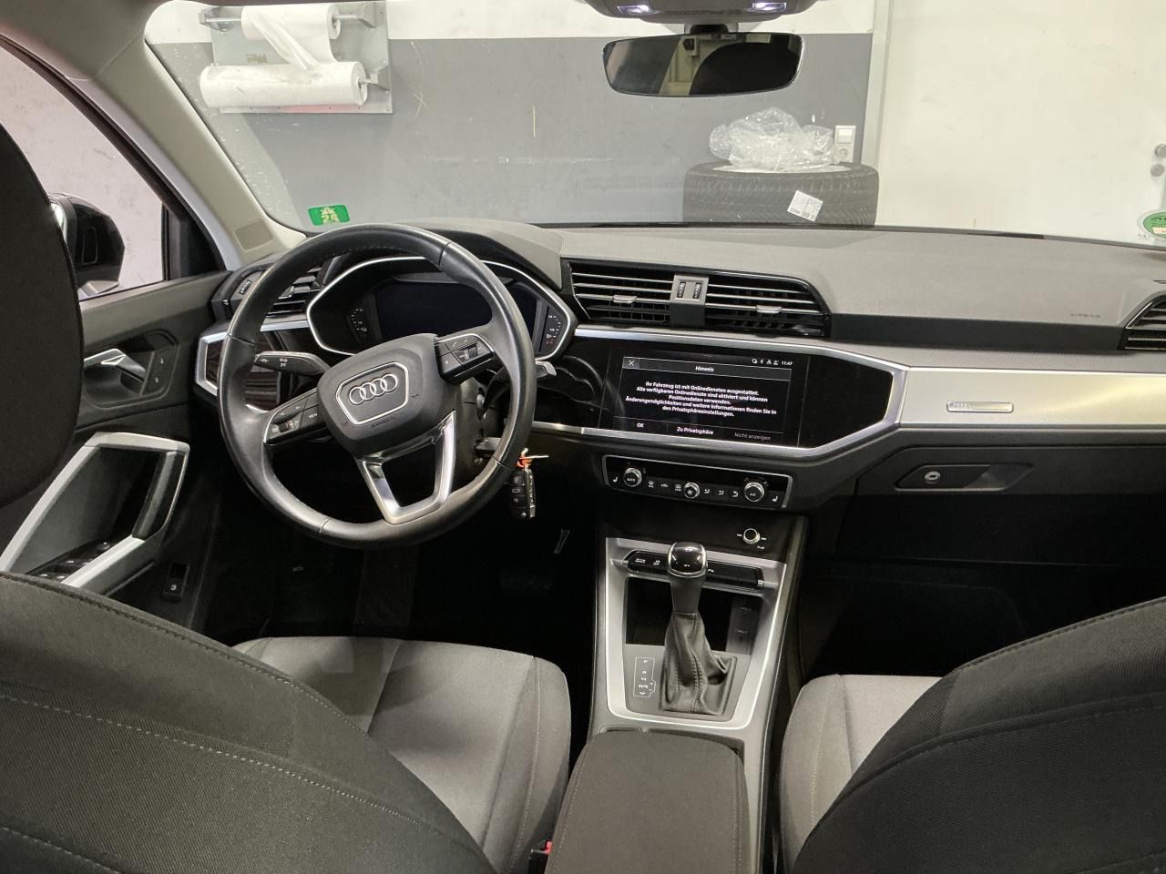 Fahrzeugabbildung Audi Q3 45 TFSIe S tronic LED|Navi|Kamera