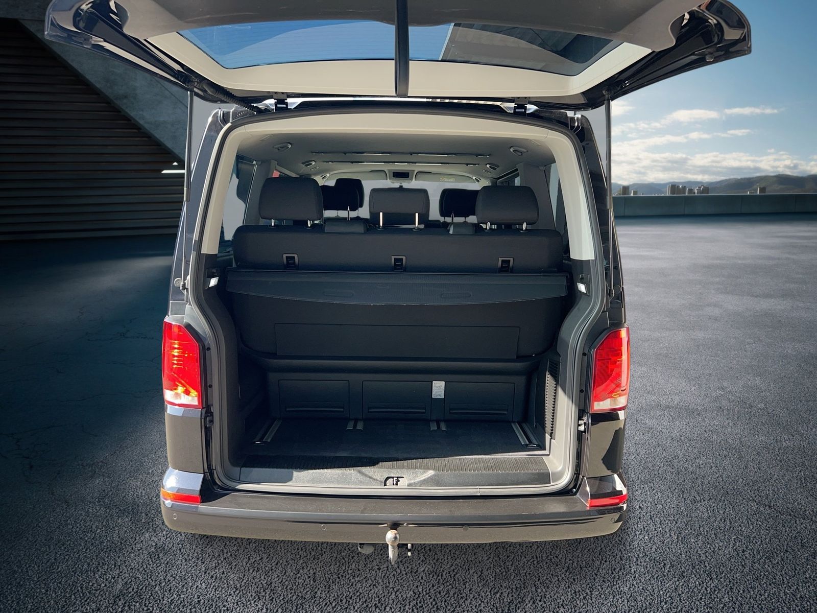 Fahrzeug autohaus mense Fahrzeugabbildung Volkswagen T6.1 Multivan TDI Comfortline