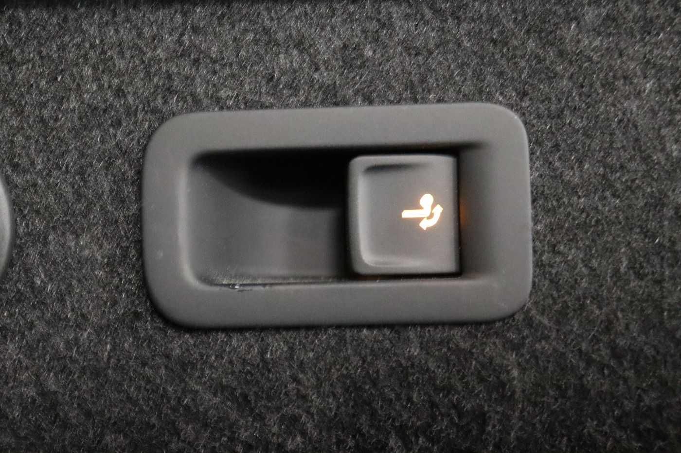 Fahrzeug autohaus mense Fahrzeugabbildung Volkswagen Passat Variant 2.0 TDI DSG Business AHK|ACC|LED