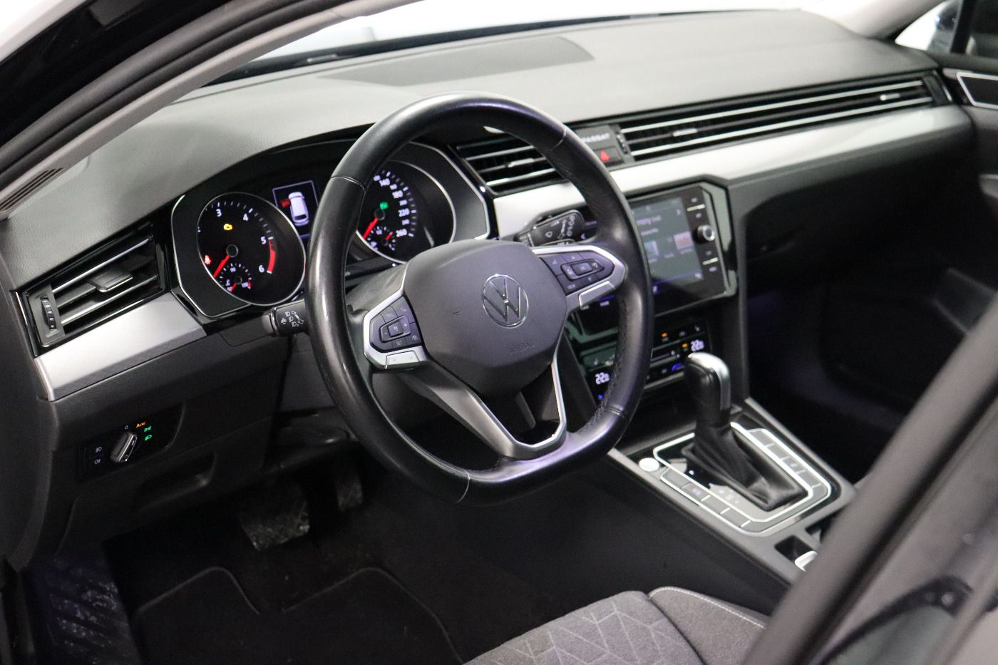 Fahrzeug autohaus mense Fahrzeugabbildung Volkswagen Passat Variant 2.0 TDI DSG Business AHK|ACC|LED