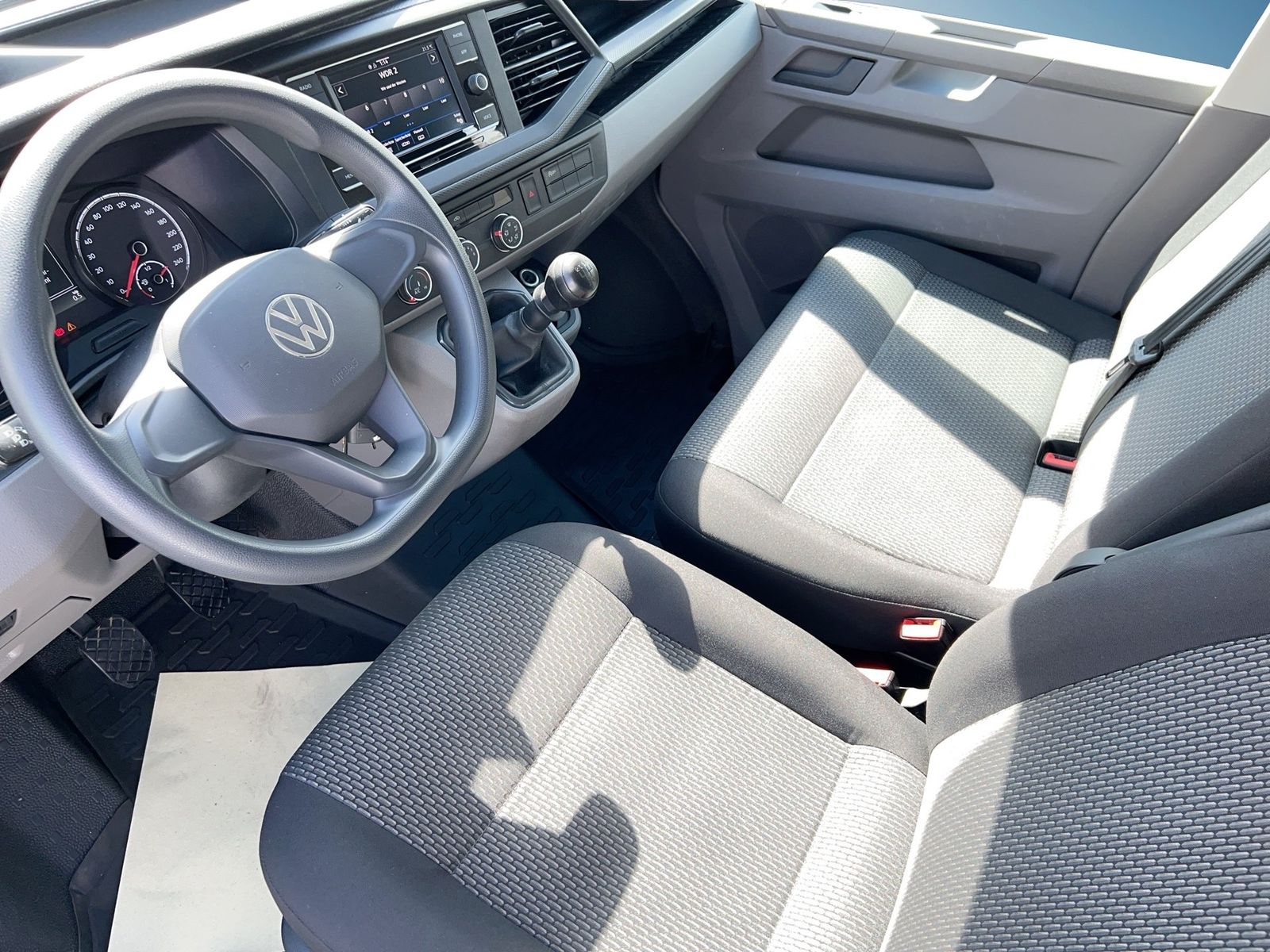 Fahrzeugabbildung Volkswagen T6.1 Transporter Kasten Plus TDI Trendline KR