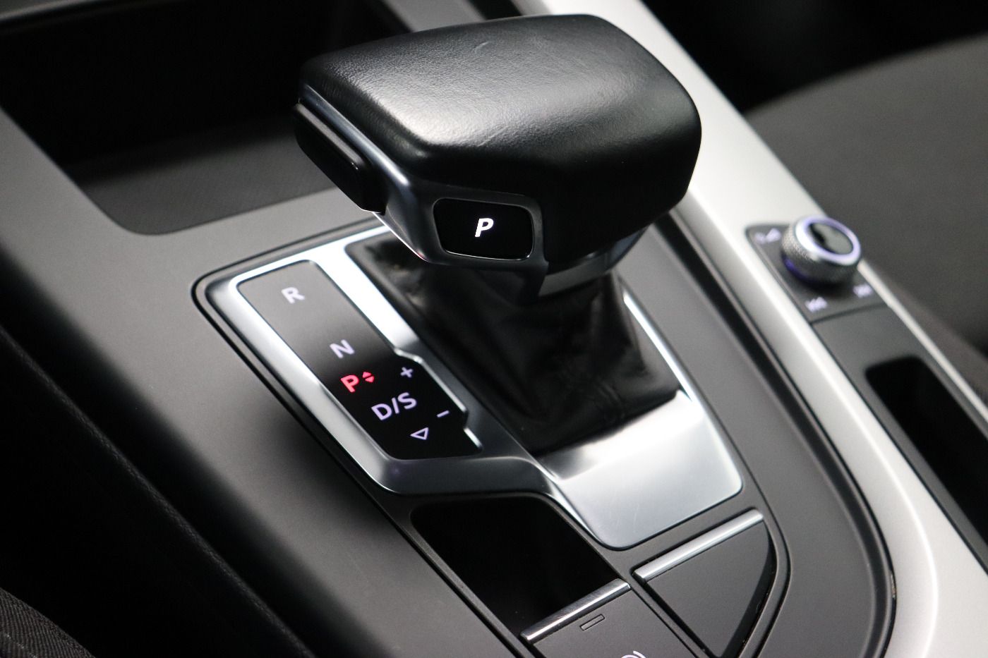 Fahrzeugabbildung Audi A4 Avant 35 TDI advanced S tronic AHK|LED|Navi|K