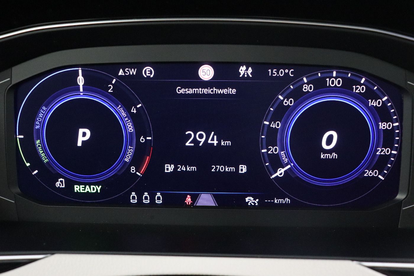 Fahrzeugabbildung Volkswagen Passat Variant GTE DSG IQ.Light|Matrix|ACC