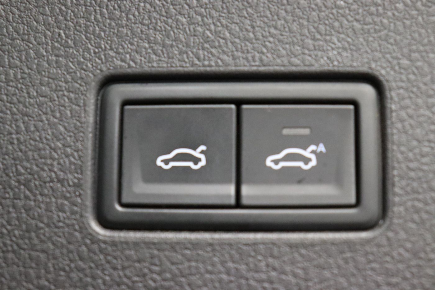 Fahrzeugabbildung Volkswagen Passat Variant GTE DSG IQ.Light|Matrix|ACC