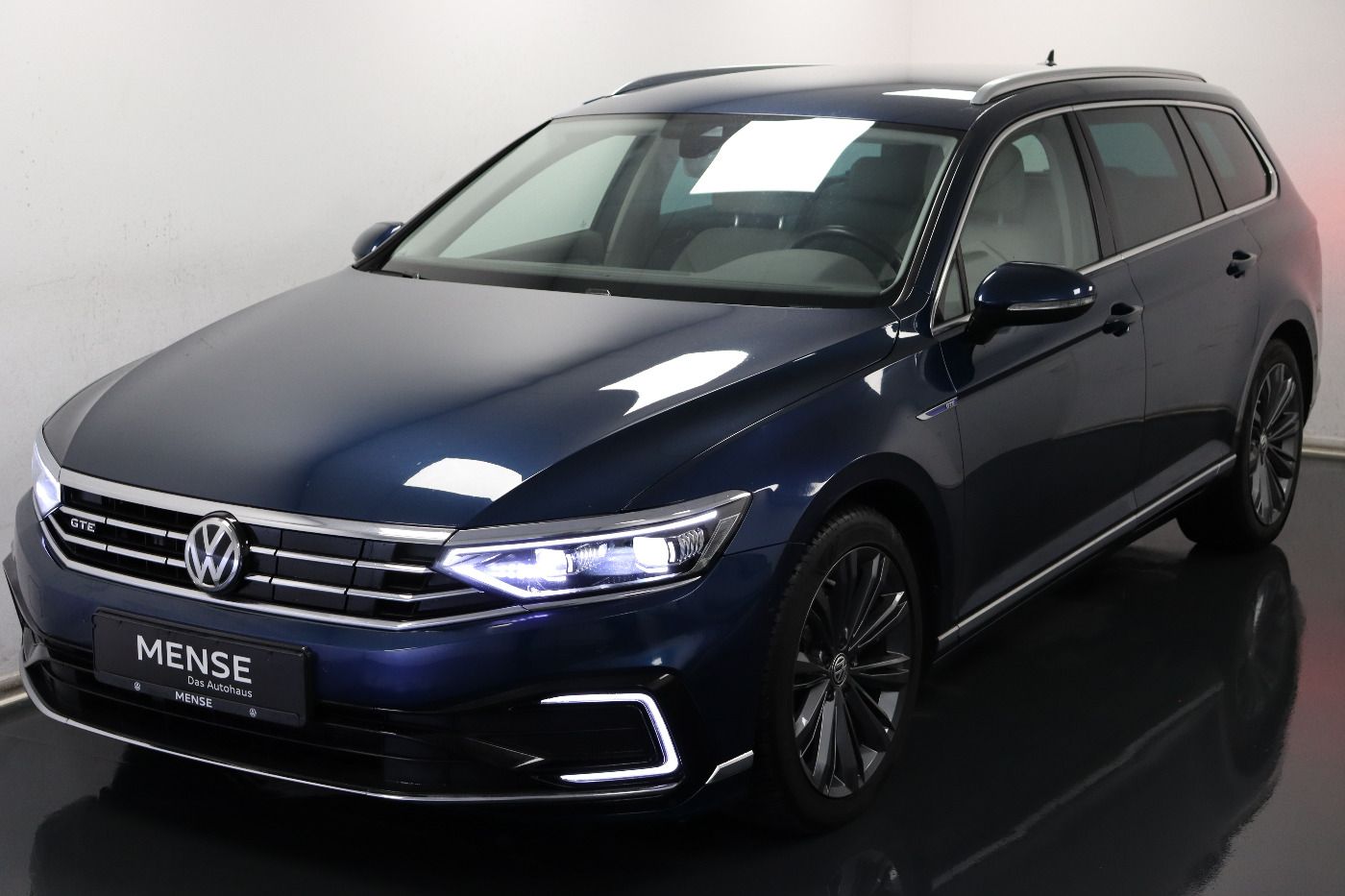 Fahrzeugabbildung Volkswagen Passat Variant GTE DSG IQ.Light|Matrix|ACC