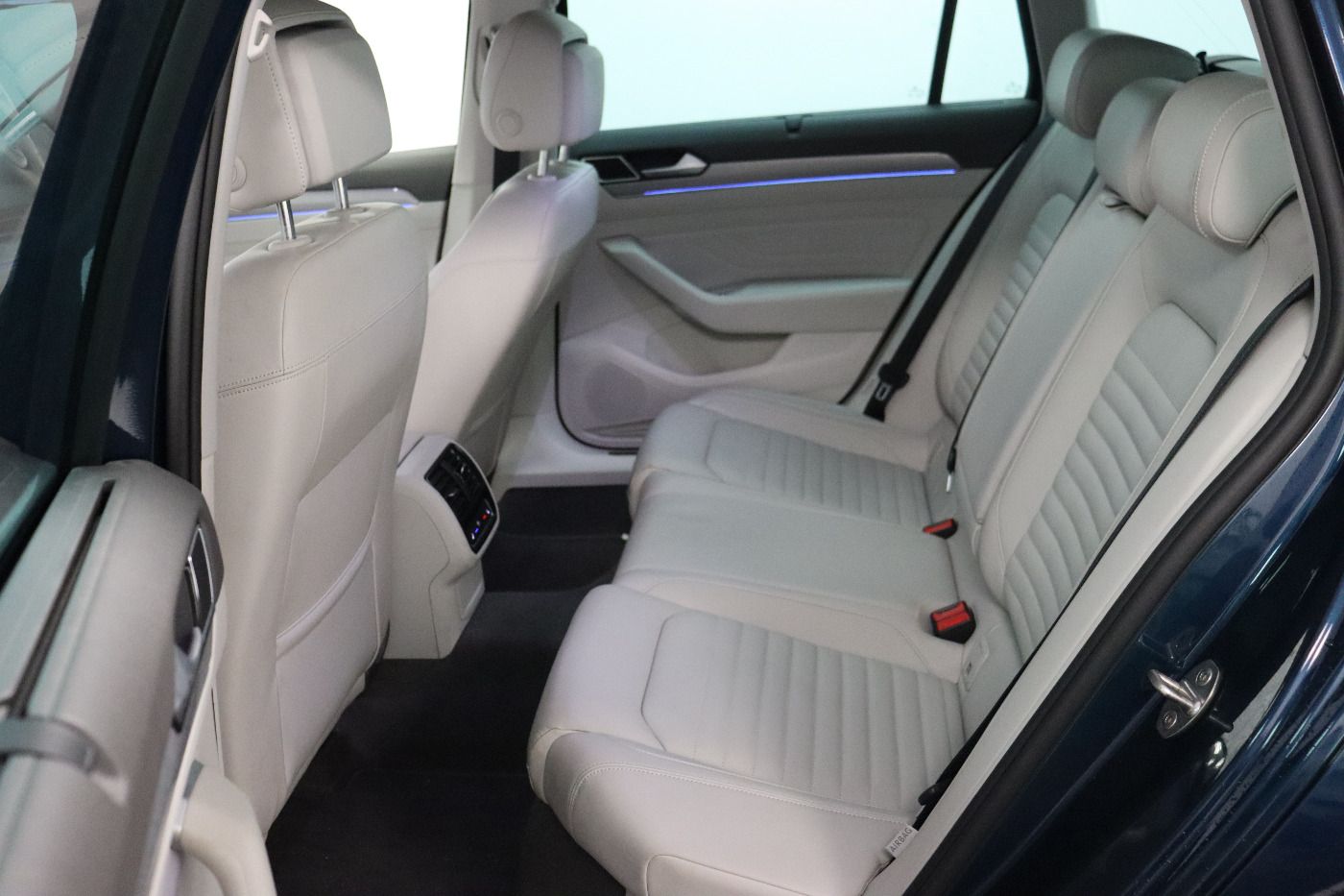 Fahrzeugabbildung Volkswagen Passat Variant GTE DSG IQ.Light|Matrix|ACC