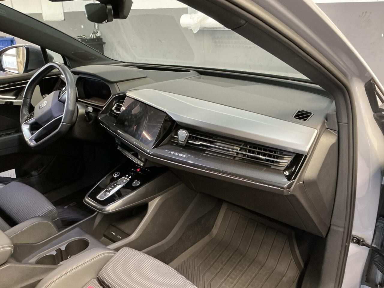 Fahrzeugabbildung Audi Q4 e-tron 40 S line Matrix|CarPlay|Sonos|AHK|HUD