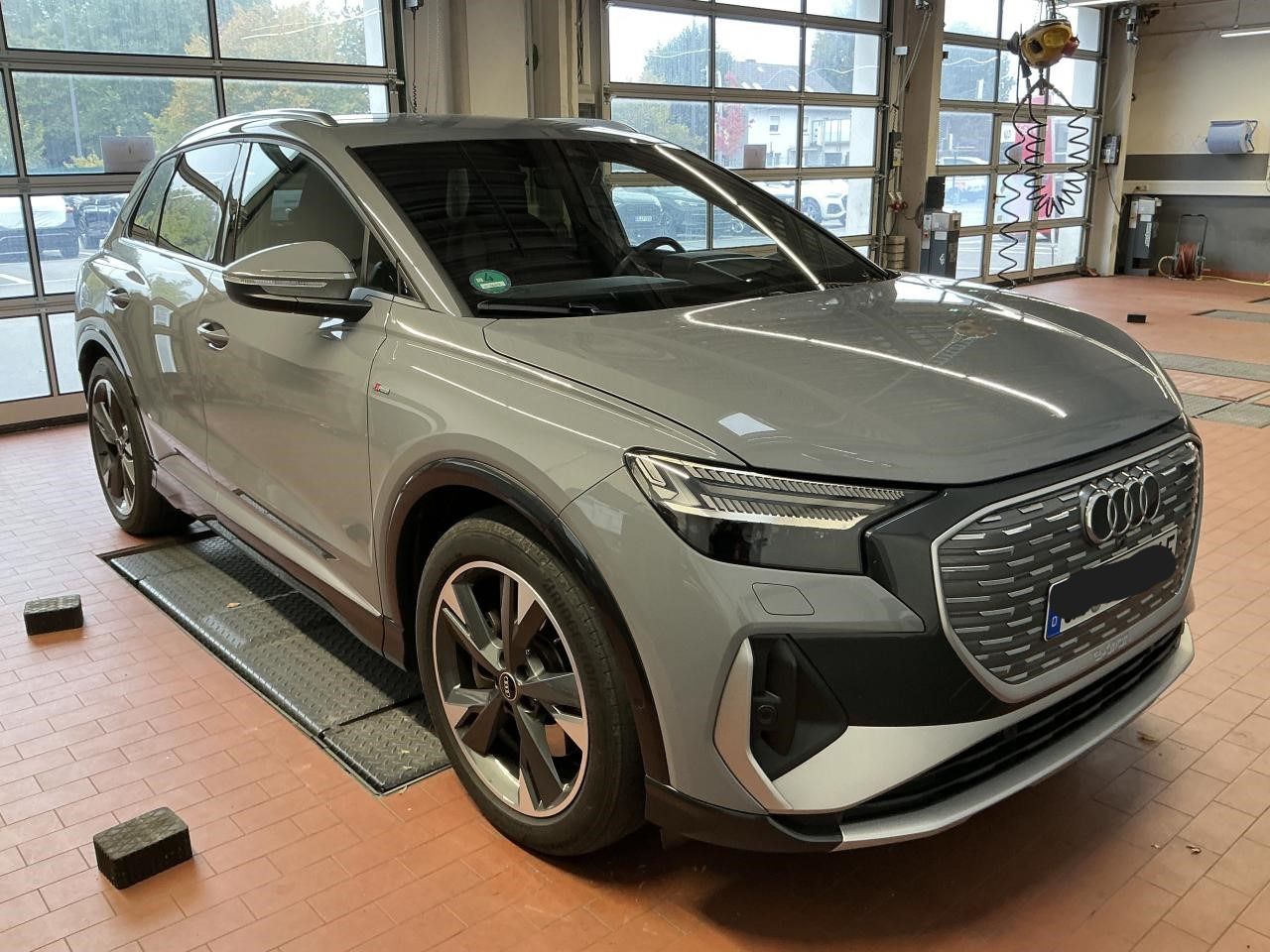 Fahrzeugabbildung Audi Q4 e-tron 40 S line Matrix|CarPlay|Sonos|AHK|HUD