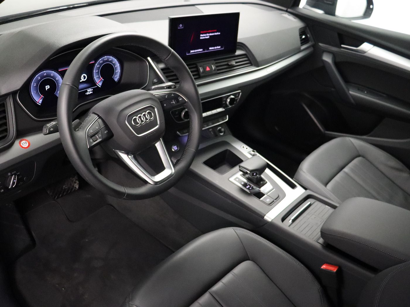 Fahrzeugabbildung Audi Q5 45 TFSI quattro S tronic advanced Matrix|AHK