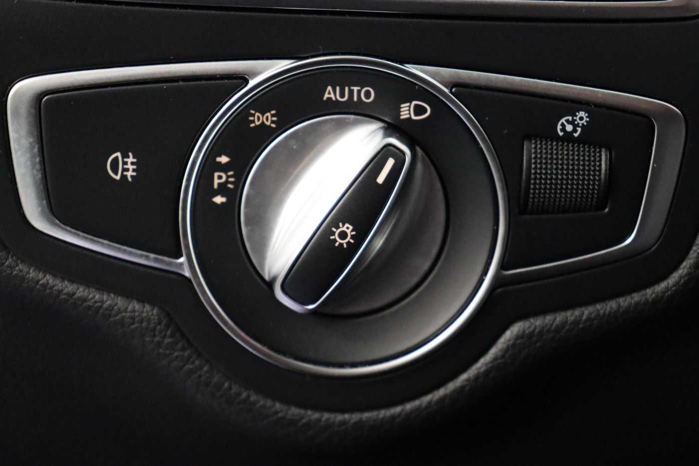 Fahrzeug autohaus mense Fahrzeugabbildung Mercedes-Benz C 300 e T AMG Line 9G-Tronic LED|Facelift|KeyLes