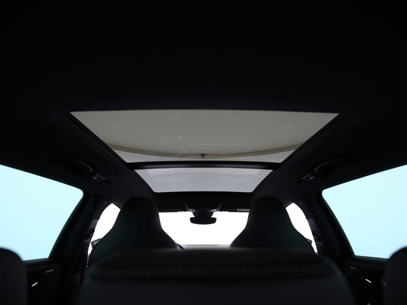 Fahrzeug autohaus mense Fahrzeugabbildung SKODA Superb Combi 2.0 TDI SportLine Pano|SD|ACC|LED