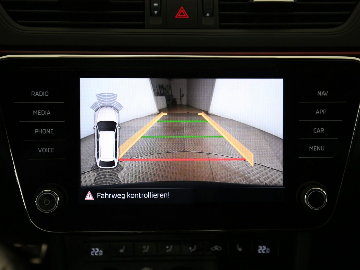 Fahrzeug autohaus mense Fahrzeugabbildung SKODA Superb Combi 2.0 TDI SportLine Pano|SD|ACC|LED