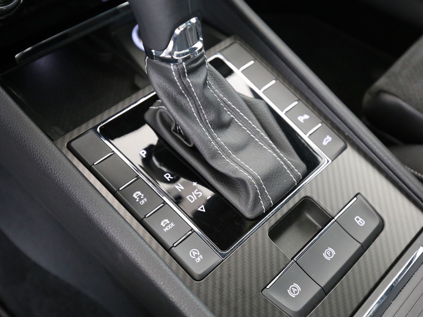 Fahrzeug autohaus mense Fahrzeugabbildung SKODA Superb Combi 2.0 TDI SportLine Pano|SD|ACC|LED