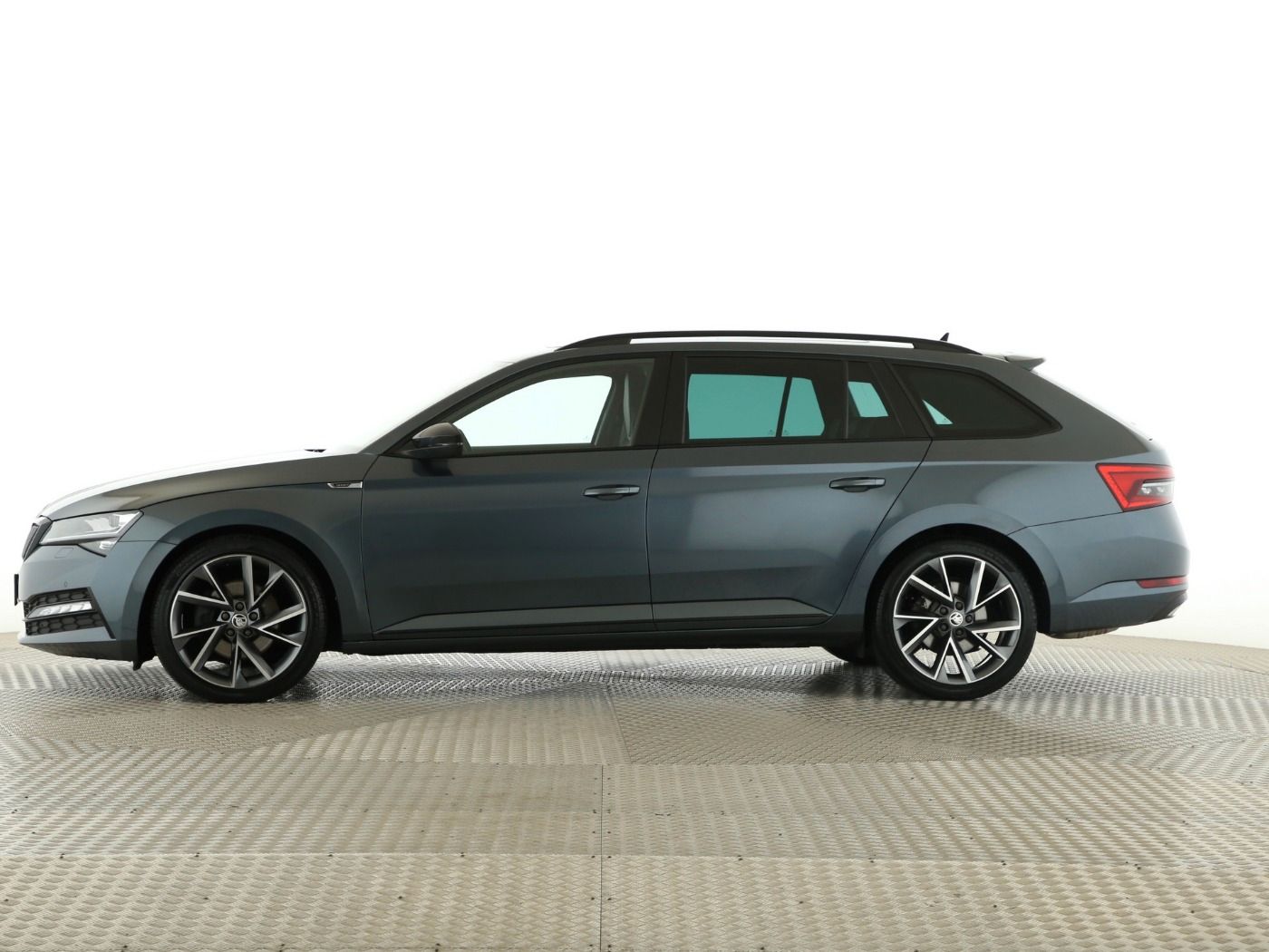 Fahrzeug autohaus mense Fahrzeugabbildung SKODA Superb Combi 2.0 TDI SportLine Pano|SD|ACC|LED