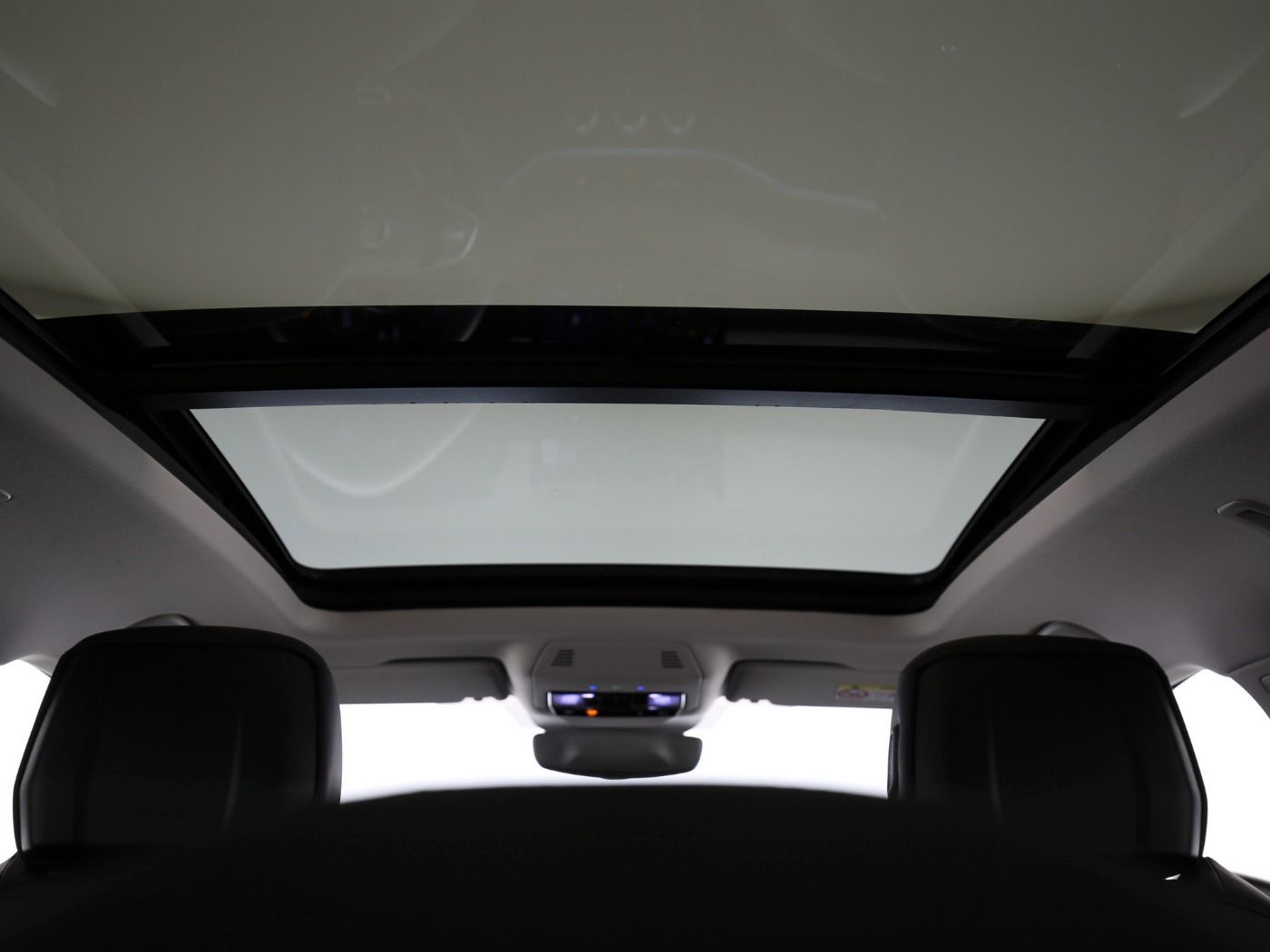 Fahrzeug autohaus mense Fahrzeugabbildung SKODA Superb Combi 110kW 2.0 TDI L&K Matrix|AHK|Pano