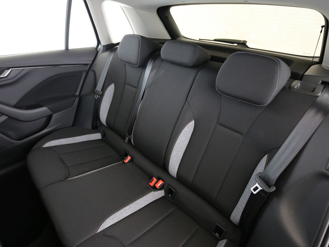 Fahrzeugabbildung SKODA Kamiq 1.0 TSI Selection AHK|LED|VirtualCP|PDC|LM