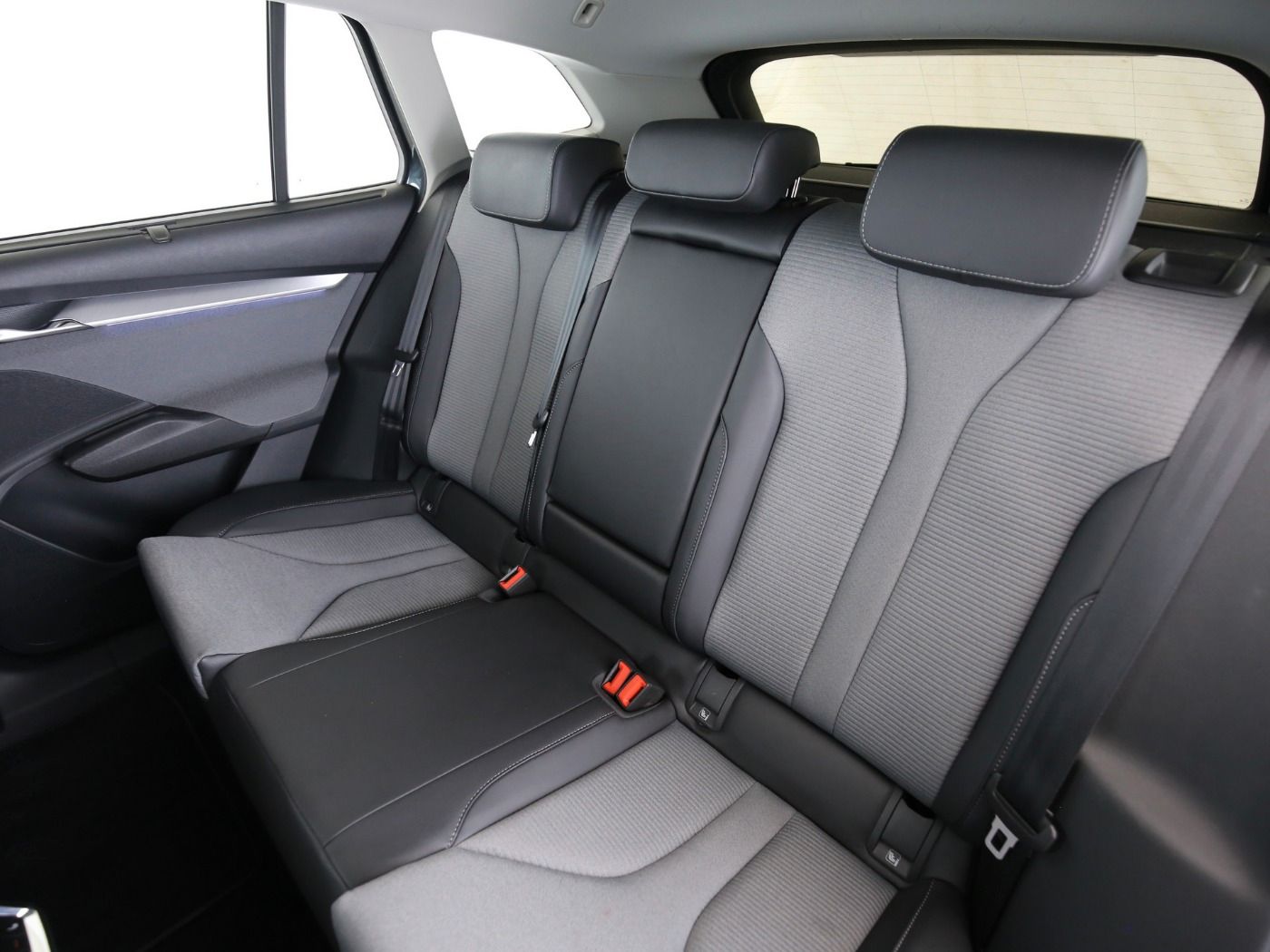 Fahrzeug autohaus mense Fahrzeugabbildung SKODA Enyaq 60 Loft 4xSHZG|ACC|LED|VirtualCP|KeyLess