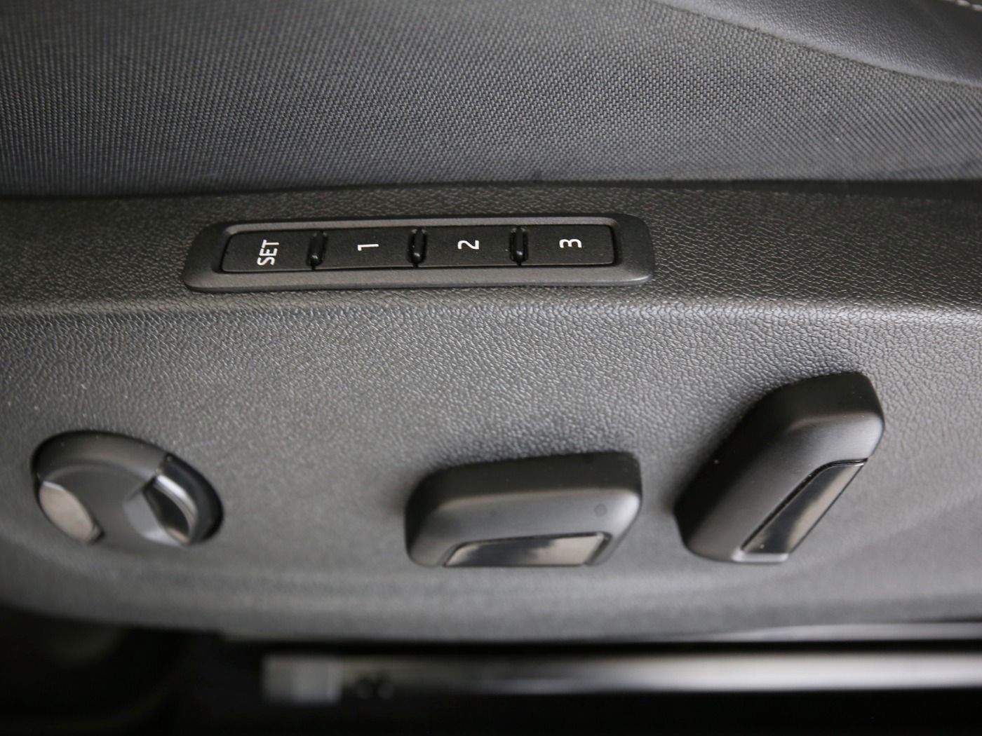 Fahrzeug autohaus mense Fahrzeugabbildung SKODA Enyaq 60 Loft 4xSHZG|ACC|LED|VirtualCP|KeyLess