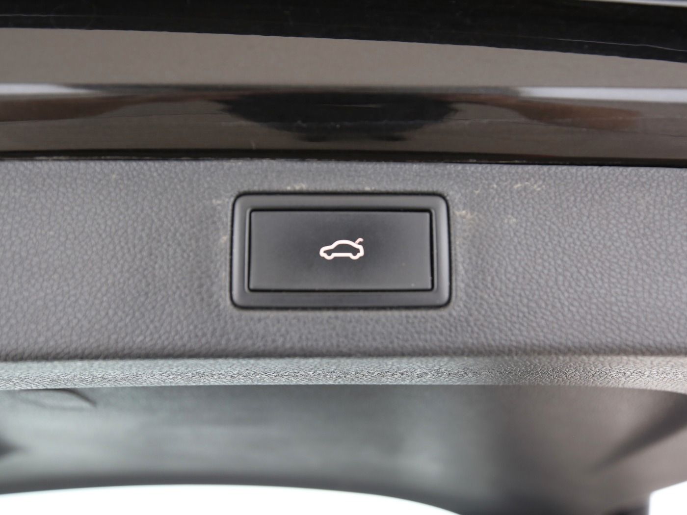 Fahrzeugabbildung SKODA Kamiq 1.0 TSI Style AHK|LED|Navi|Fernlichtass.