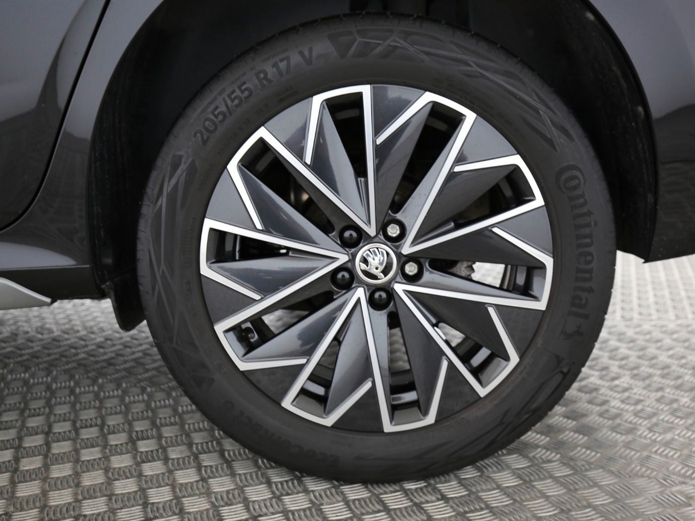 Fahrzeugabbildung SKODA Kamiq 1.0 TSI Style AHK|LED|Navi|Fernlichtass.