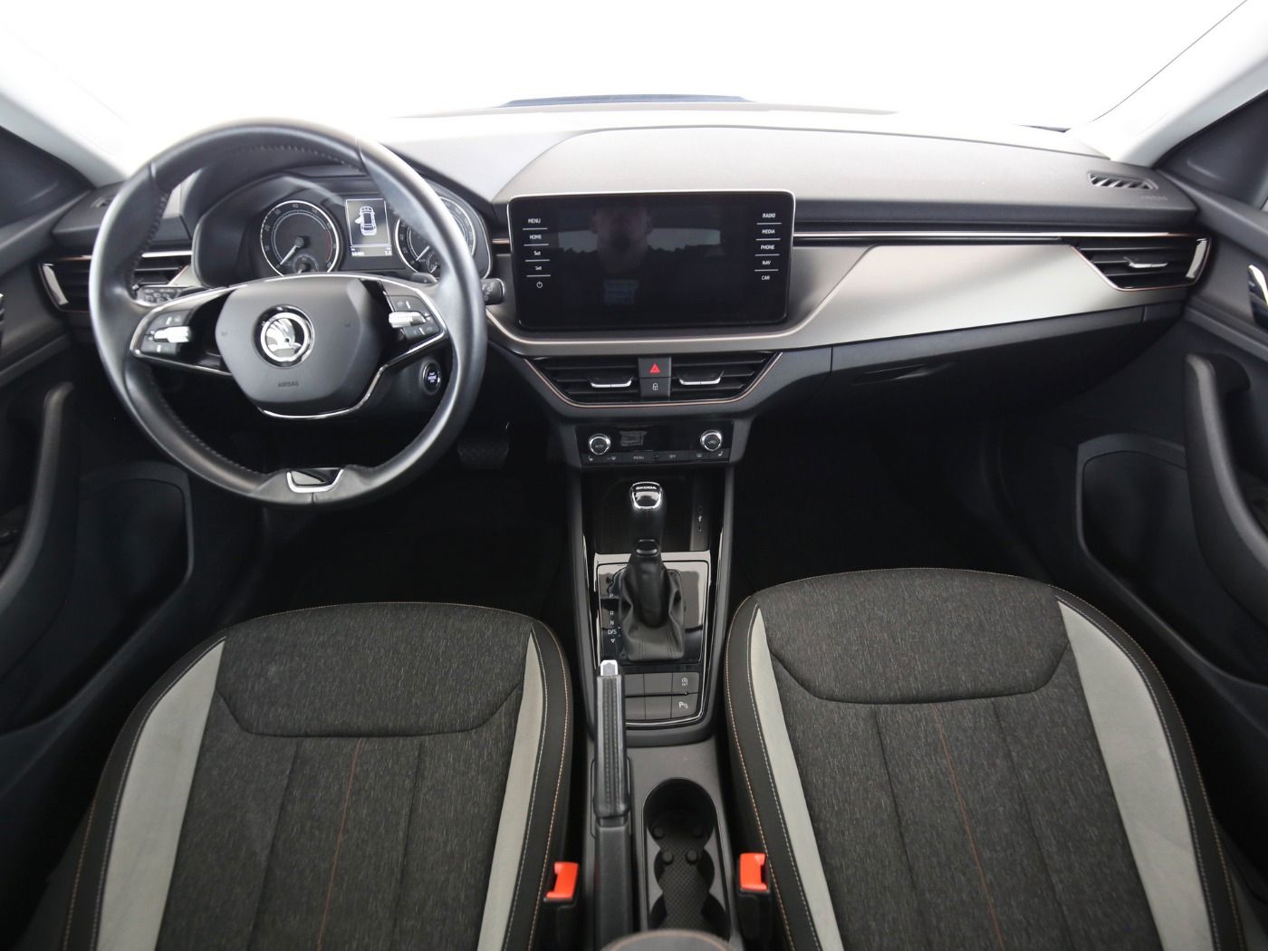 Fahrzeugabbildung SKODA Kamiq 1.0 TSI Style AHK|LED|Navi|Fernlichtass.