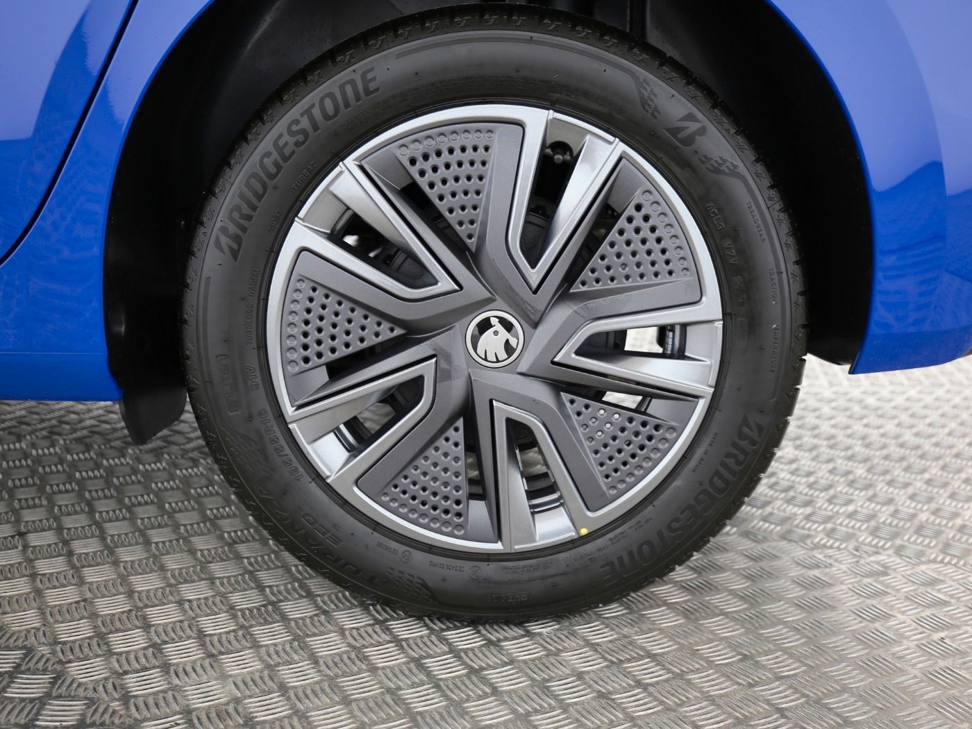 Fahrzeug autohaus mense Fahrzeugabbildung SKODA Fabia 1.0 TSI Tour LED|Navi|VirtualCP|DynLicht