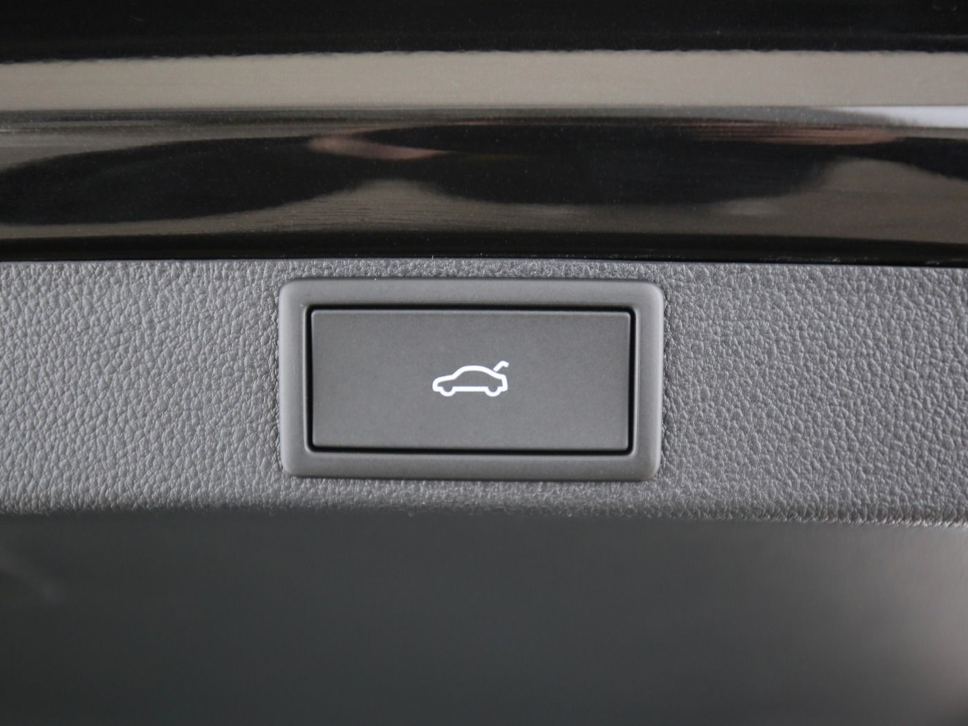 Fahrzeugabbildung SKODA Octavia Combi 1.5 TSI mHEV 85 kW Selection AHK