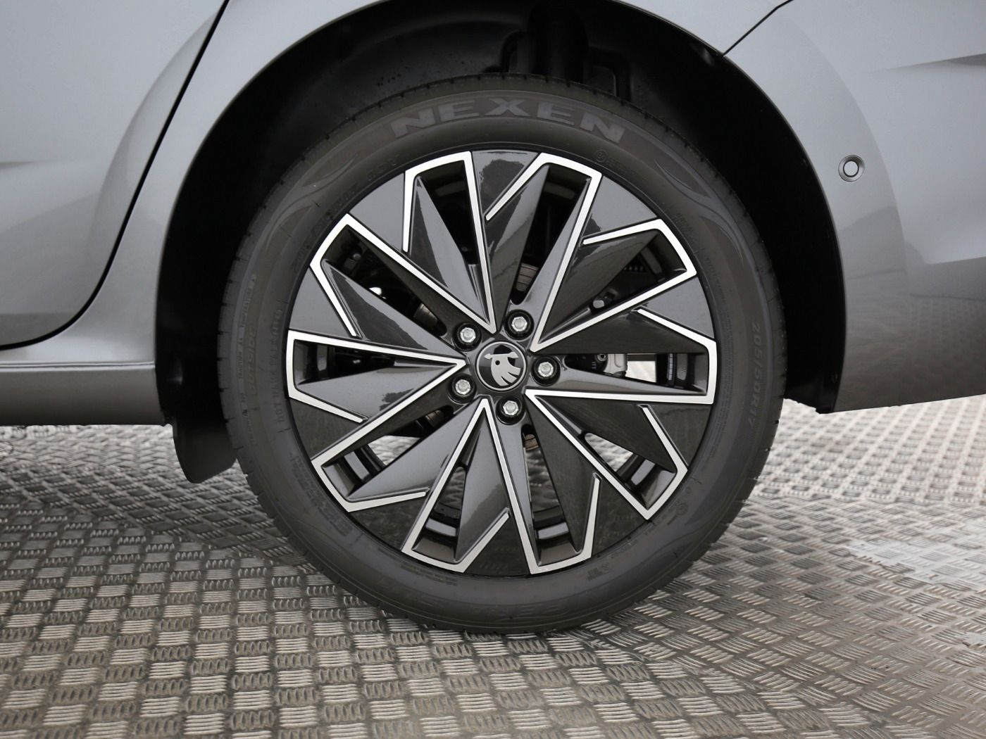 Fahrzeugabbildung SKODA Scala 1.0 TSI TOUR AHK|LED|VirtualCP|PDC|LM