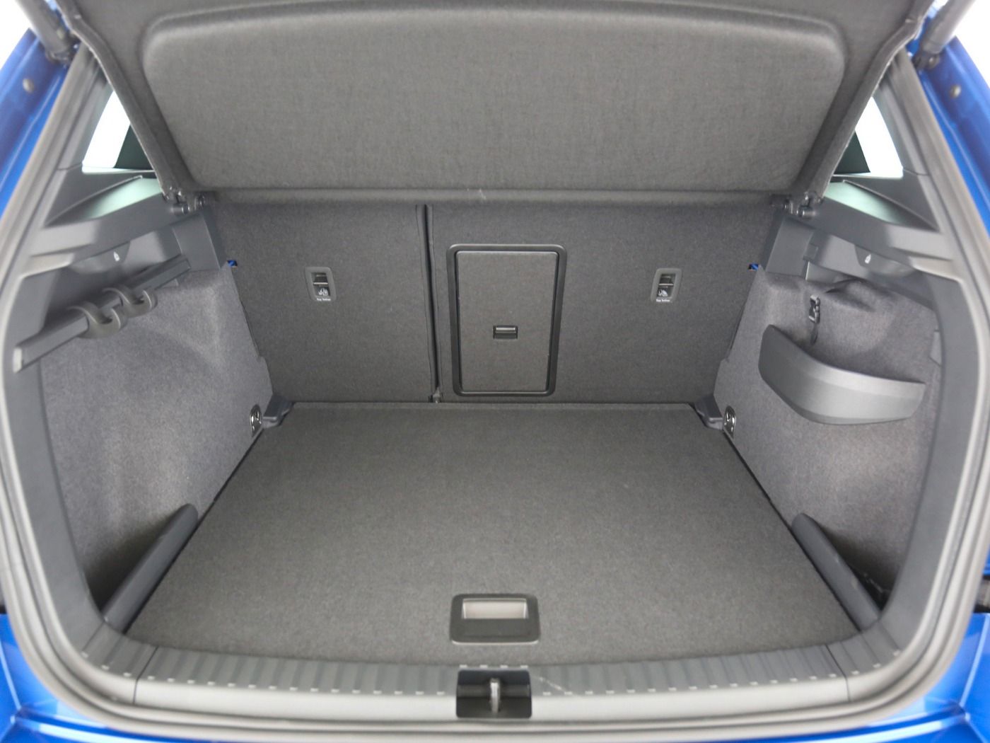 Fahrzeugabbildung SKODA Karoq 1.5 TSI ACT Sportline Matrix|AHK|Pano|SD