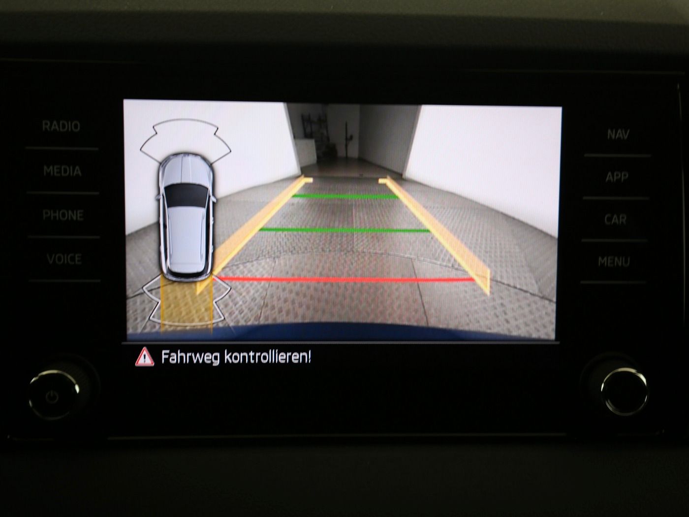 Fahrzeugabbildung SKODA Karoq 1.5 TSI ACT Sportline Matrix|AHK|Pano|SD